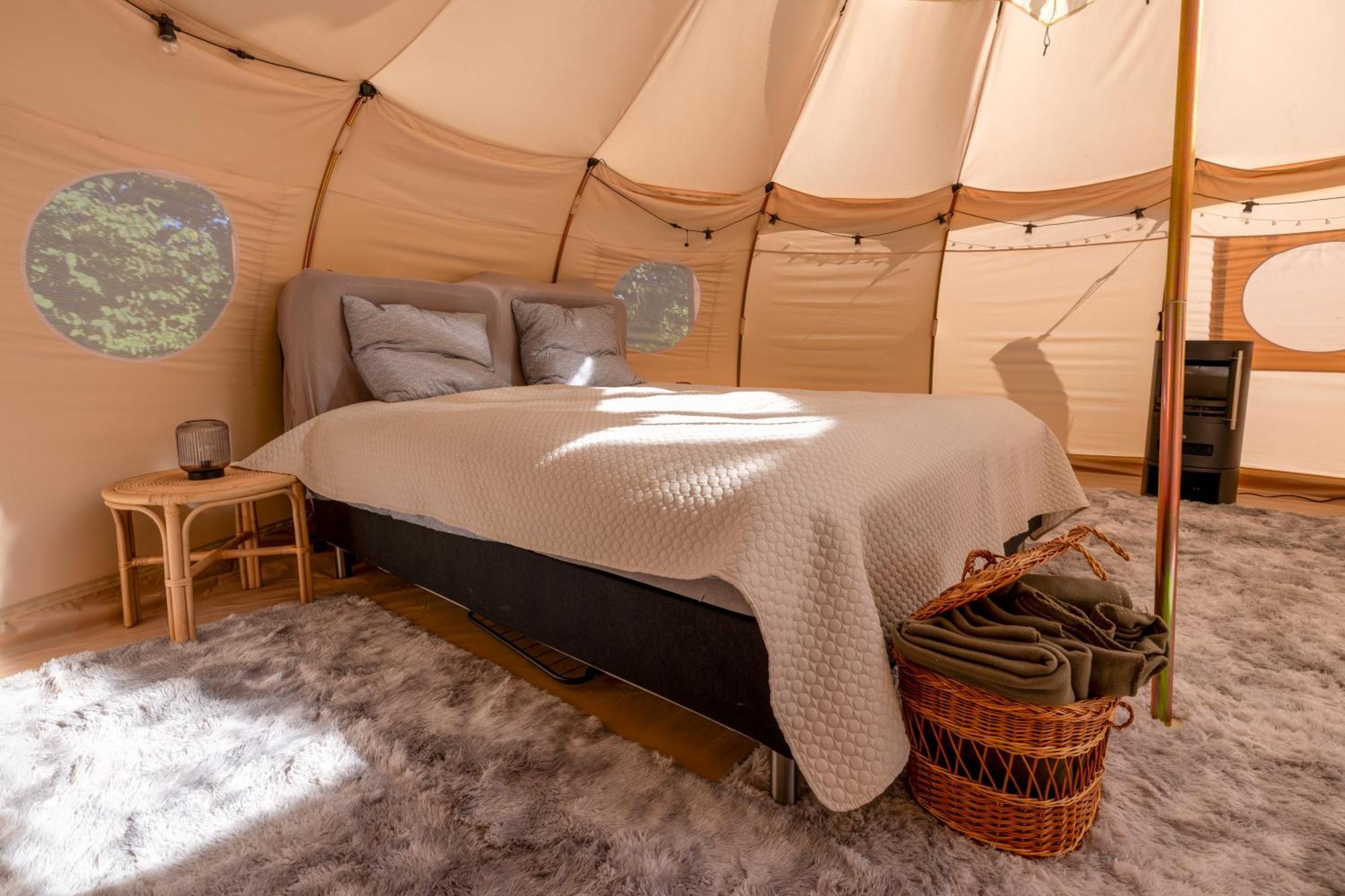 Hotel Holmegaard Vin Og Glamping Dannemare Exterior foto